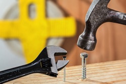 Hammer wrench